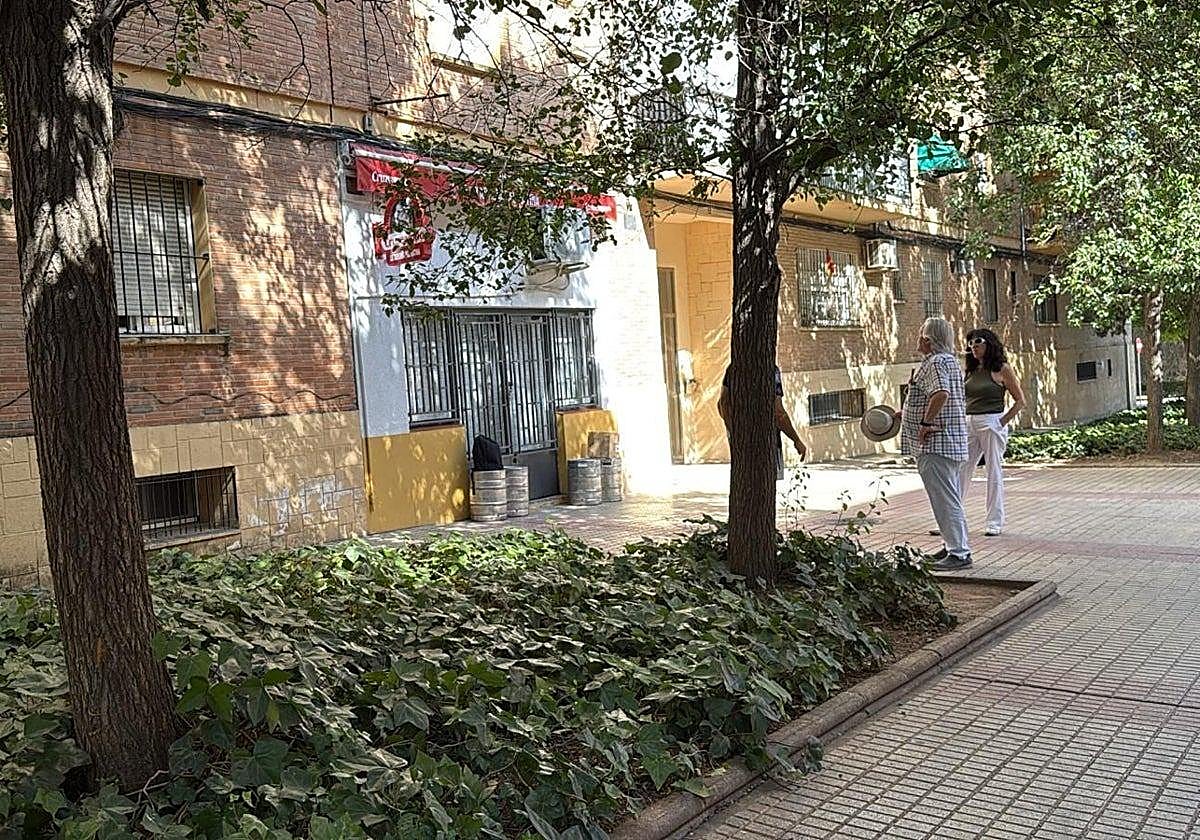 Taberna El Ratina, en la calle Virgen de Fátima junto a la avenida de Pardaleras de Badajoz.