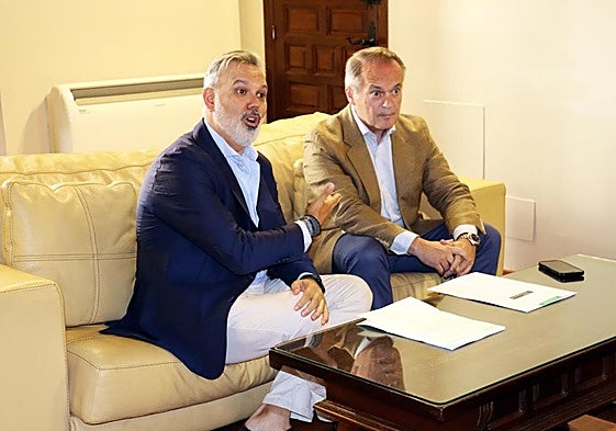 Fernando Pizarro, en su encuentro con Manuel Martín Castizo.