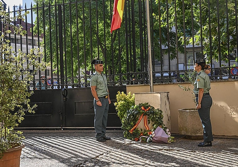 Homenaje de la Guardia Civil a las víctimas del terrorismo en Badajoz.