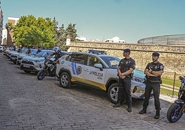 Agentes de la Policía Local en la última presentación de vehículos patrullas hace unos días.