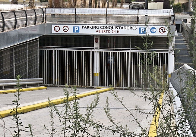 Aparcamiento de Conquistadores.