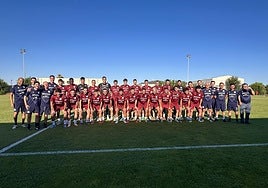 Plantilla del CD Extremadura en el primer entrenamiento de la pretemporada.