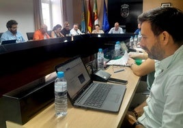 El pleno se prolongó durante tres horas y media.