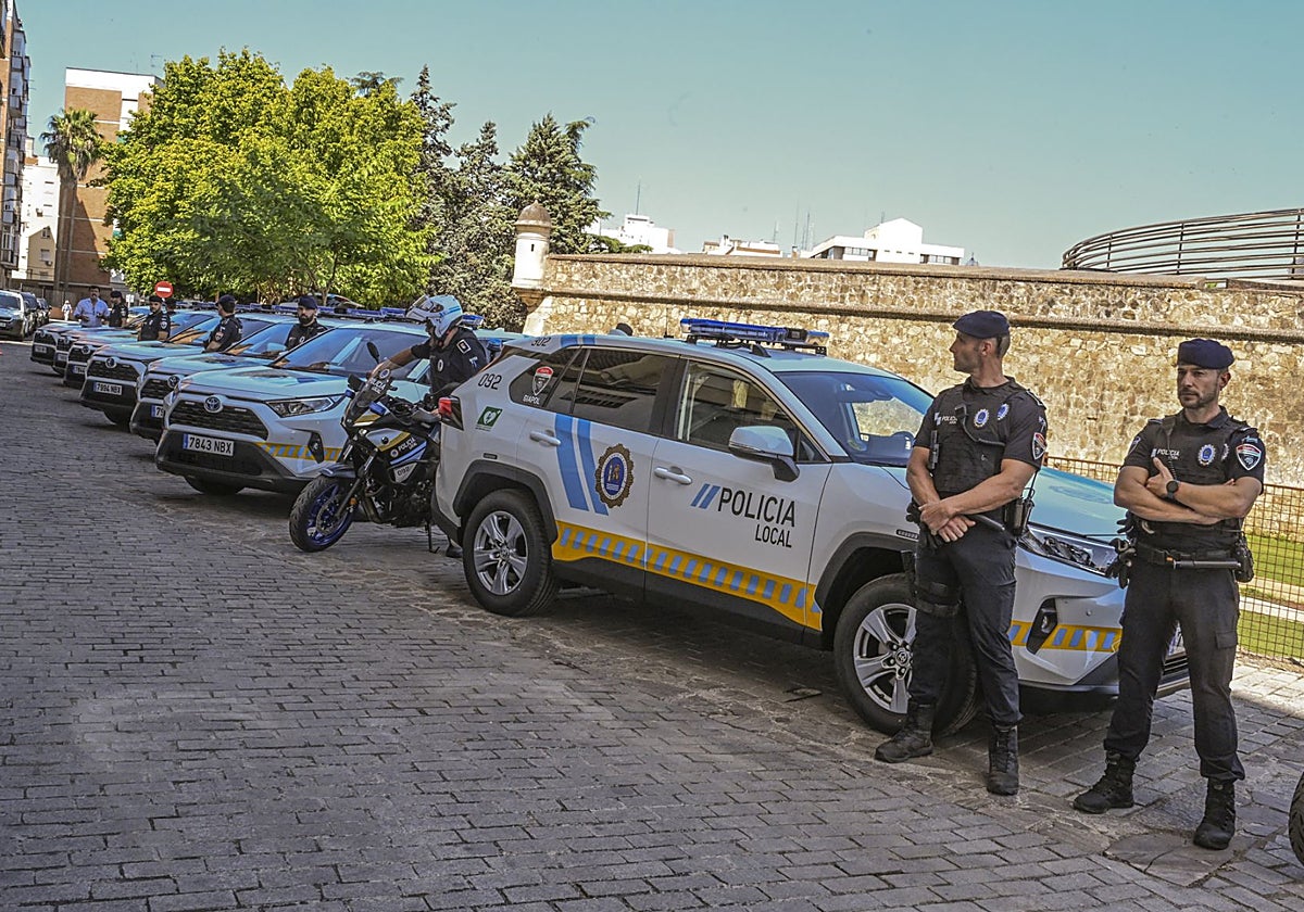 Presentación reciente de nuevos coches de la Policía Local.