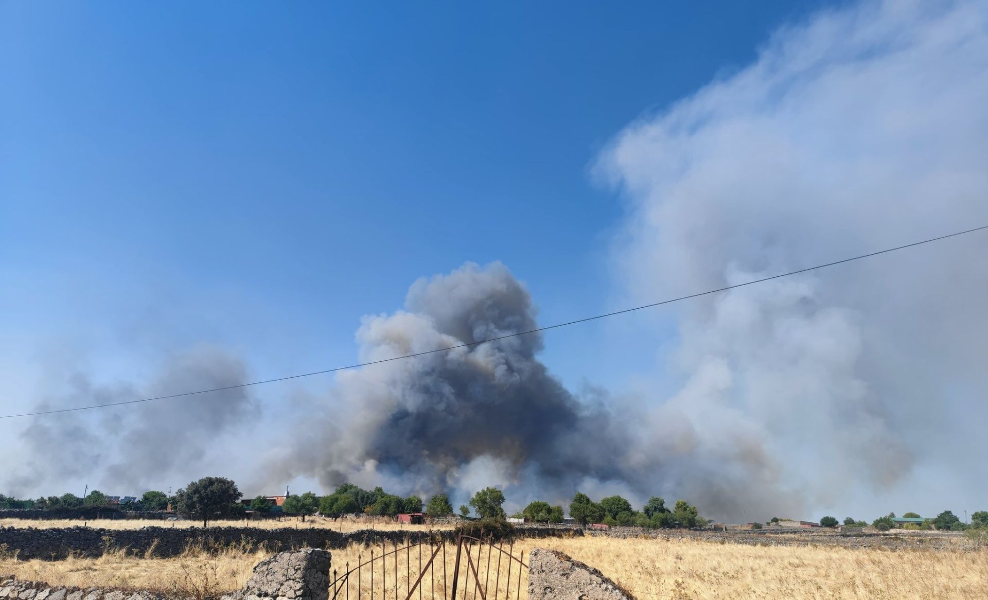 Así ha sido el incendio declarado este miércoles en Trujillo