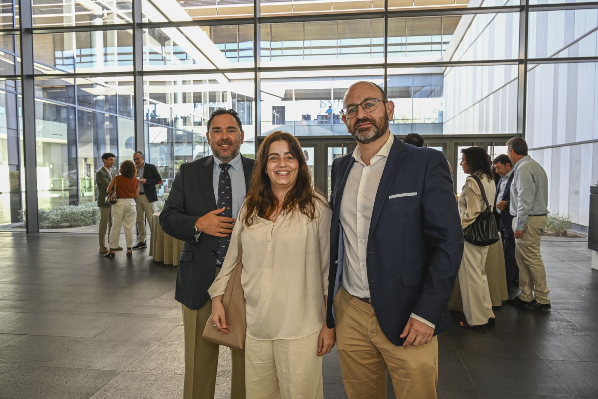 Alfonso Serrano, Carmen Polo y Aurelio Guisado.