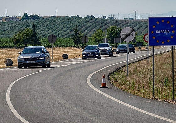 La frontera en la carretera de Campomayor.