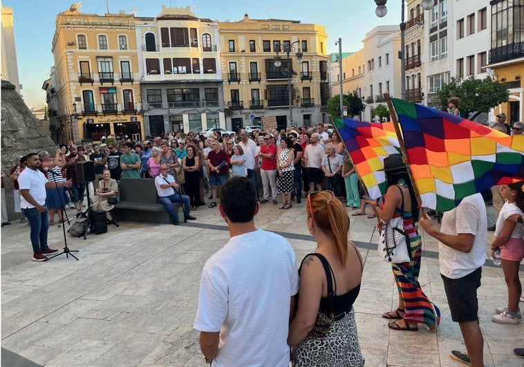 Manifestación en Badajoz en apoyo a los inmigrantes: «Venimos a trabajar, no somos delincuentes»