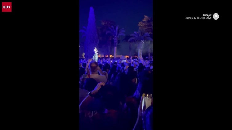 Amaral revoluciona a más de 6.000 fans en la Alcazaba de Badajoz