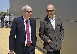 Luis Carrero (derecha de la imagen) junto a su abogado, Salvador Morillas.