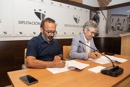 Firma del convenio con el Colegio de Veterinarios.