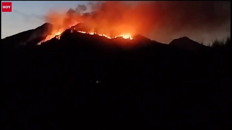 Evolución del incendio en Cañamero