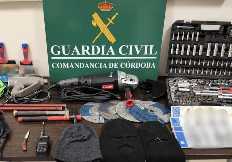 Detenidas tres personas por dos robos en empresas de Almaraz y Montilla