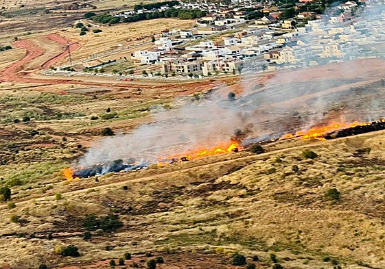 Primer incendio en Las Vaguadas esta tarde.