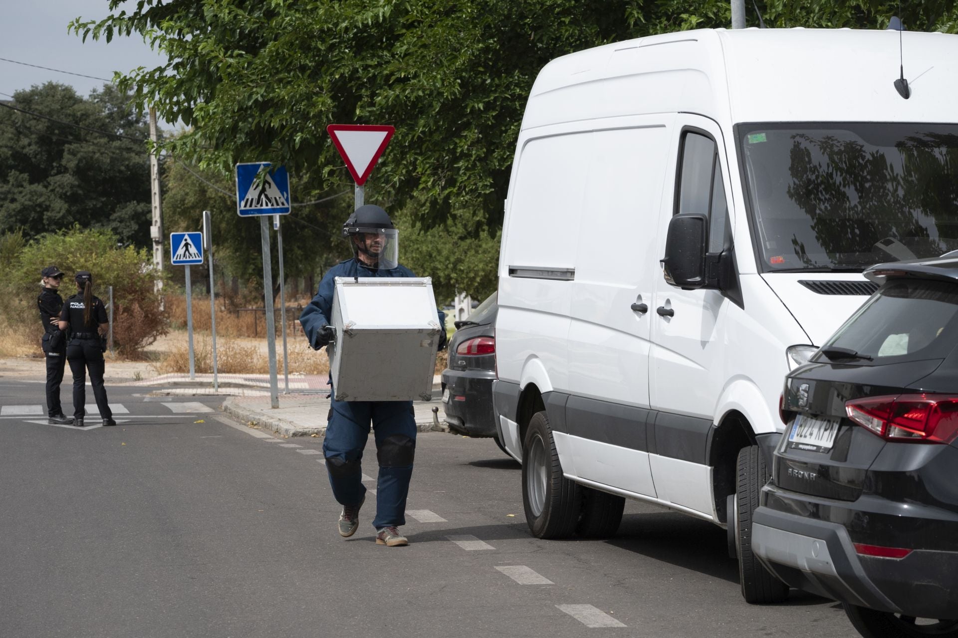 Así han retirado los Tedax los explosivos encontrados en Badajoz