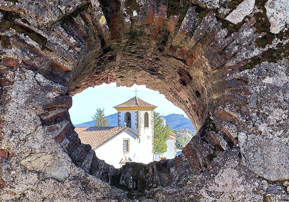 Castillo e iglesia de Marvão, espacios que albergan los conciertos.