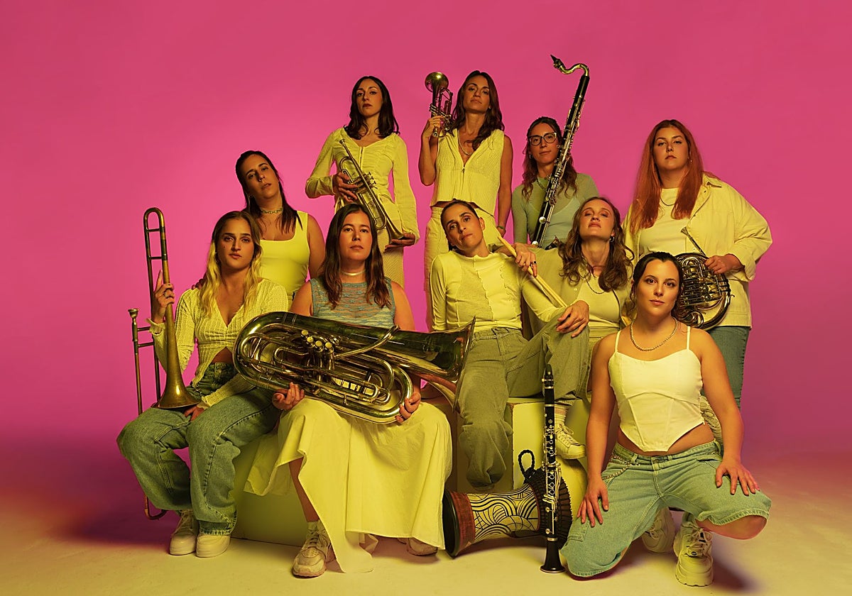 Integrantes de la banda Balkan Paradise Orchestra.