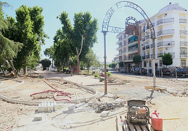 El retraso de los trabajos es palpable en este parque ubicado en pleno centro de Mérida.