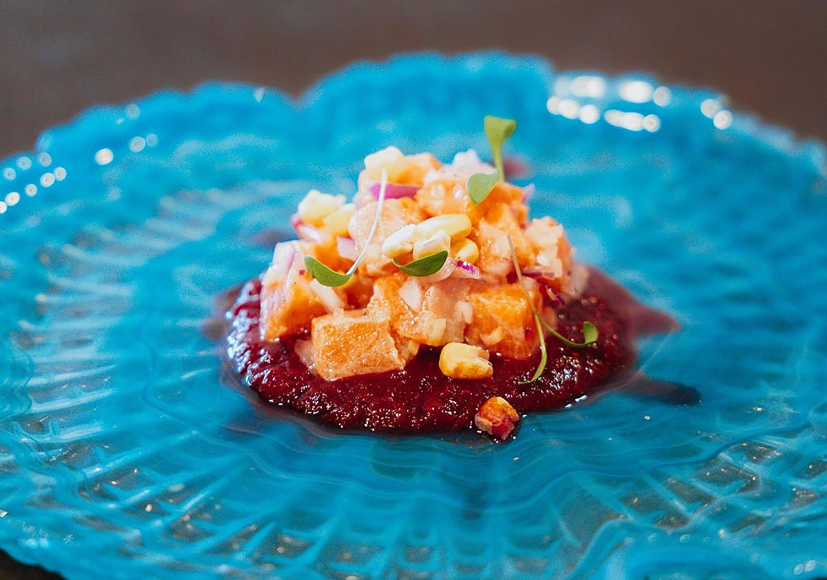 Ceviche de pescado con cerezas del Jerte