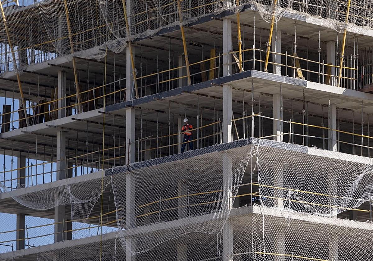 La pareja firmó el contrato de reserva del piso en 2021.