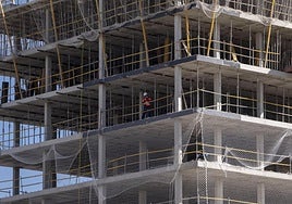 La pareja firmó el contrato de reserva del piso en 2021.