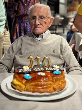 Juan Cobos Sánchez en la celebración de su cumpleaños.