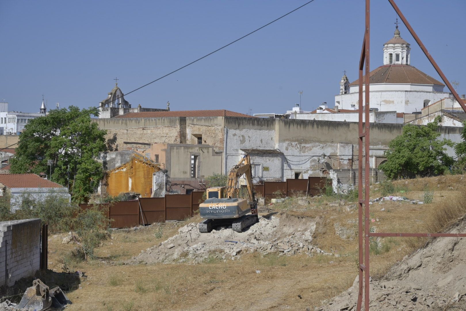 Fotos | Máquinas trabajando en la zona del Campillo de Badajoz