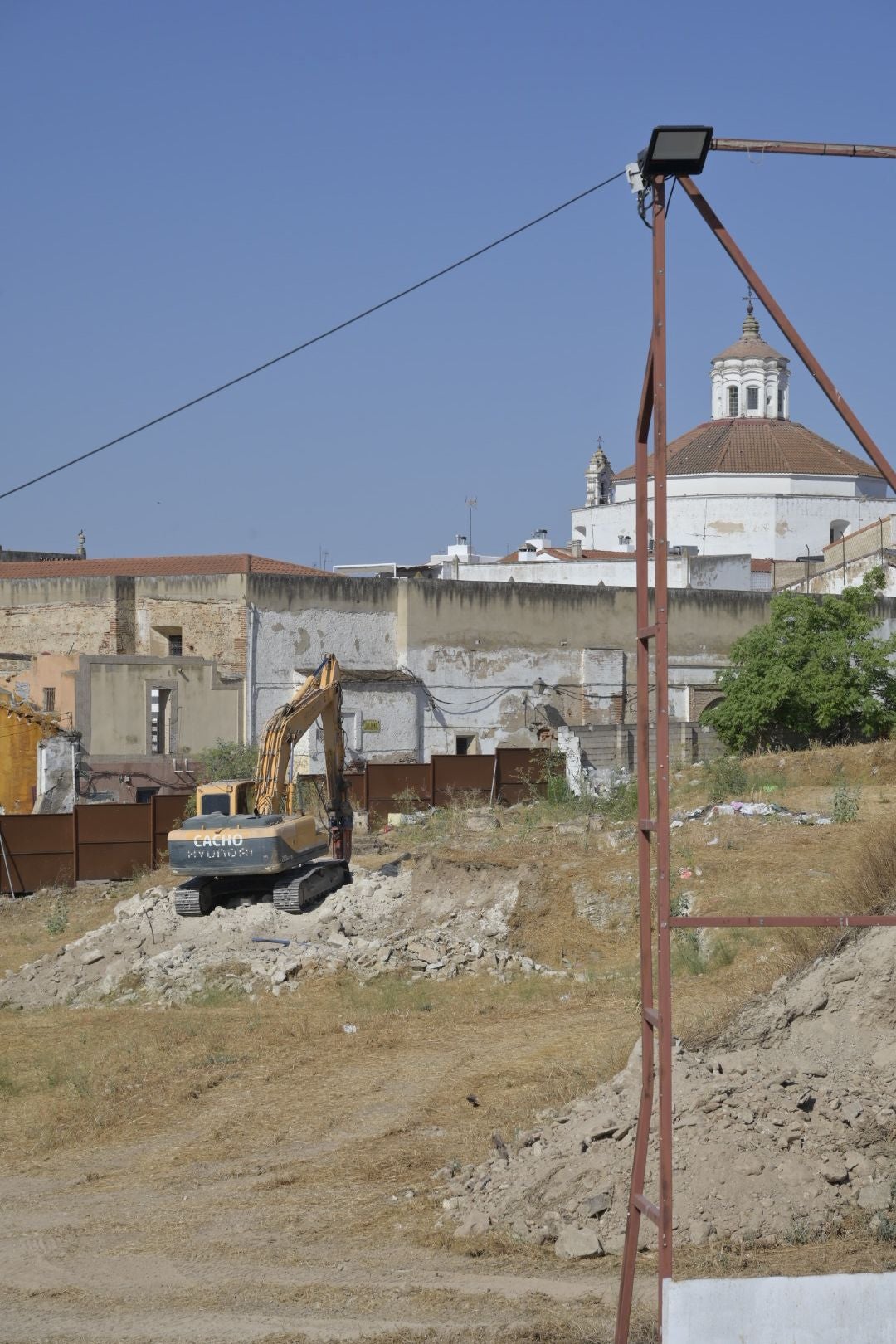 Fotos | Máquinas trabajando en la zona del Campillo de Badajoz