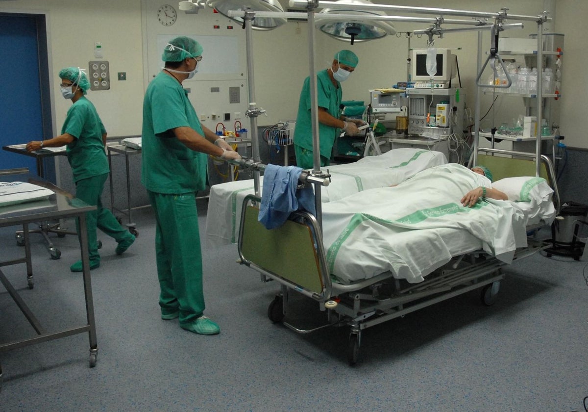 Quirófano de Traumatología en el Hospital de Mérida.