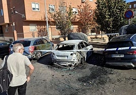 Fotos | Así han quedado los vehículos calcinados en Badajoz