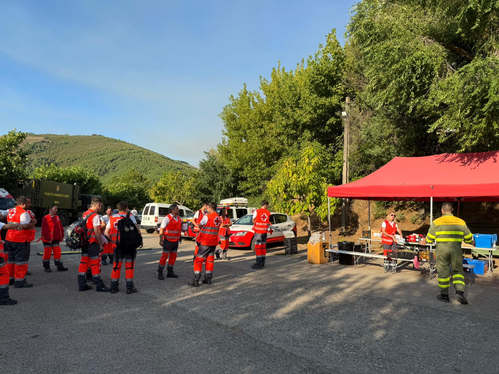 Equipos de emergencias en el lugar del incendio
