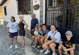 Vecinos evacuados de sus alquerías y realojados en Caminomorisco.