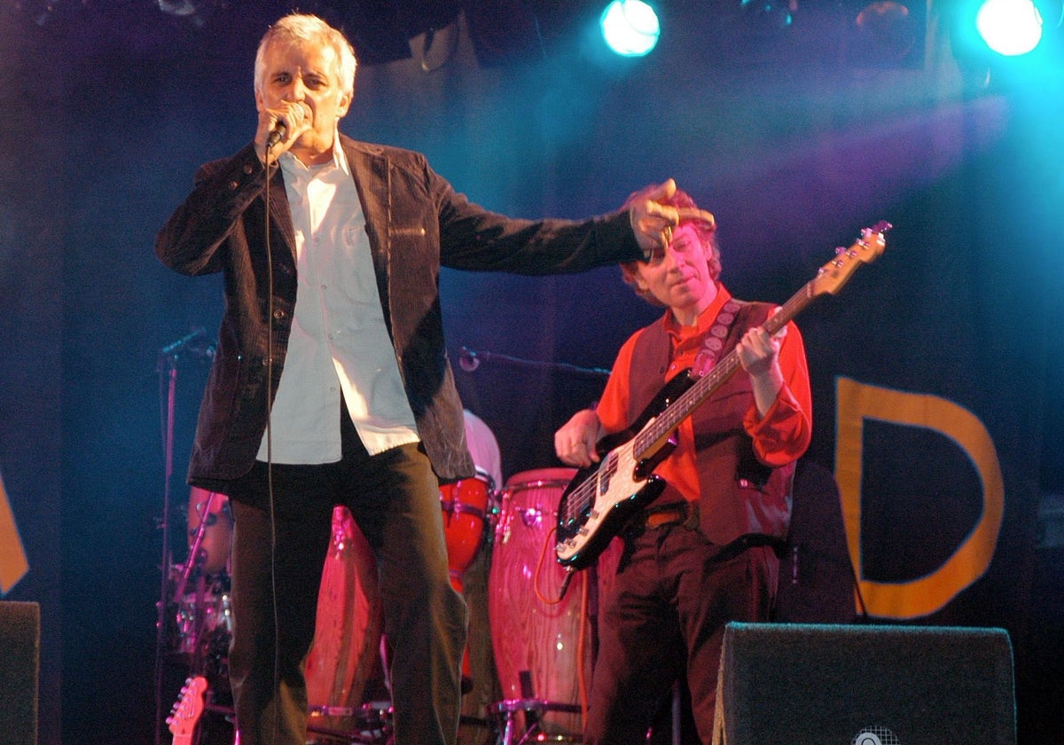 Kiko Veneno, cabeza de cartel del festival, durante su actuación en el Womad de 2004.