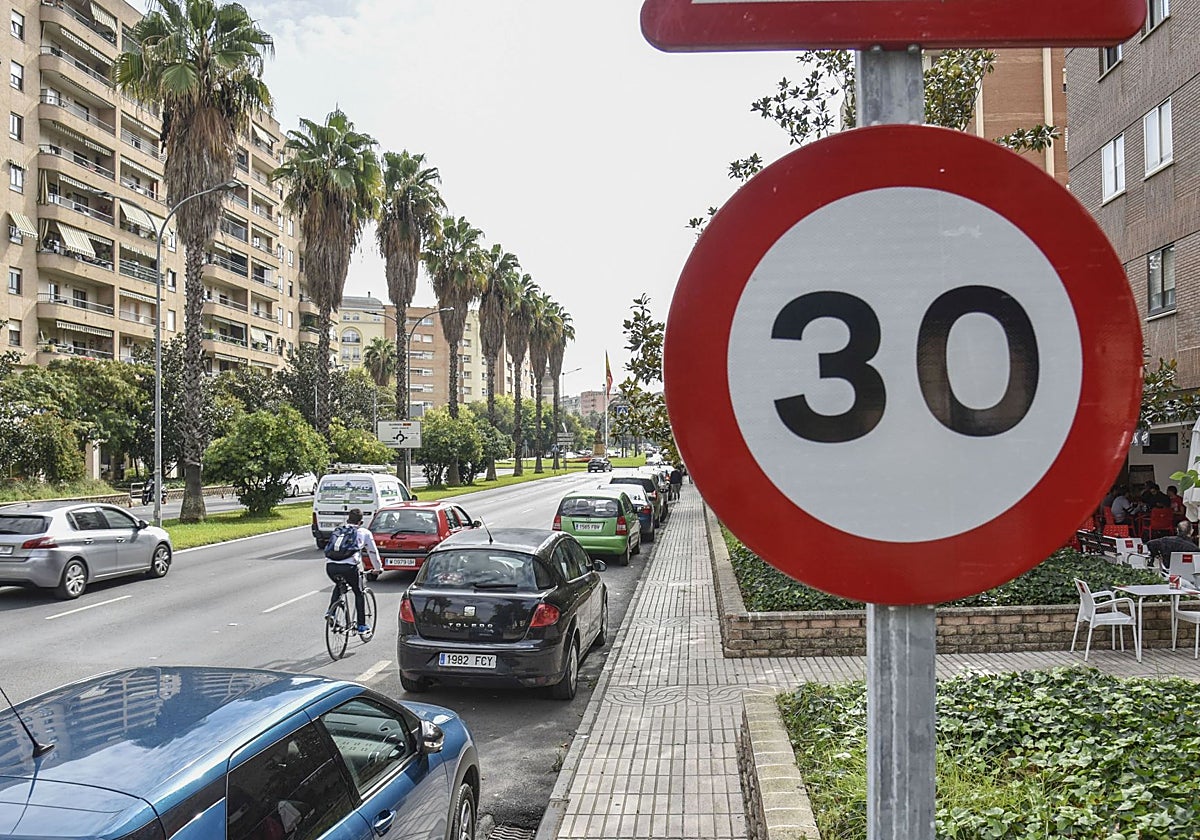 Señal de limitación a 30.