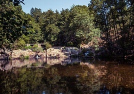 Un oasis escondido en La Vera: la piscina natural con chiringuito sobre el río que pocos conocen