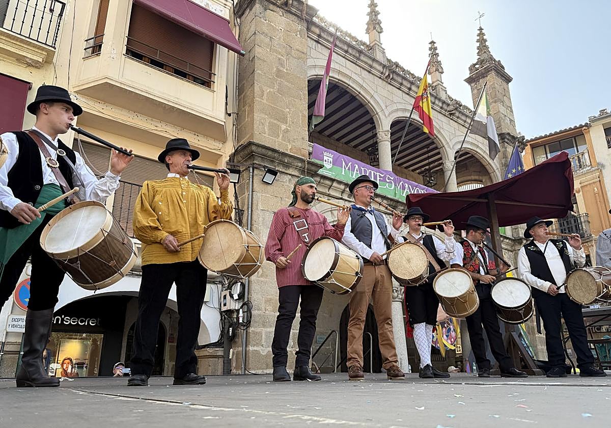 La celebración del Martes Mayor en Plasencia, en imágenes