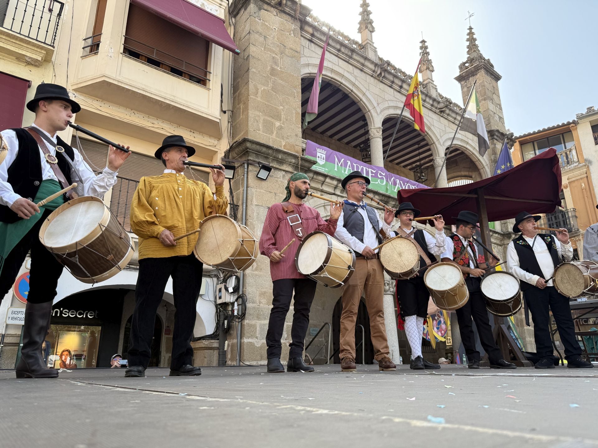 La celebración del Martes Mayor en Plasencia, en imágenes