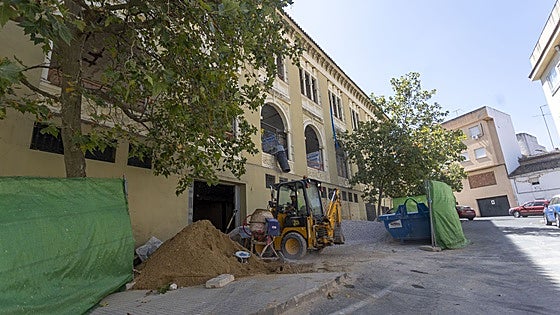 El SES reanuda las obras del centro de salud Plaza de Argel de Cáceres tras tres meses de paralización