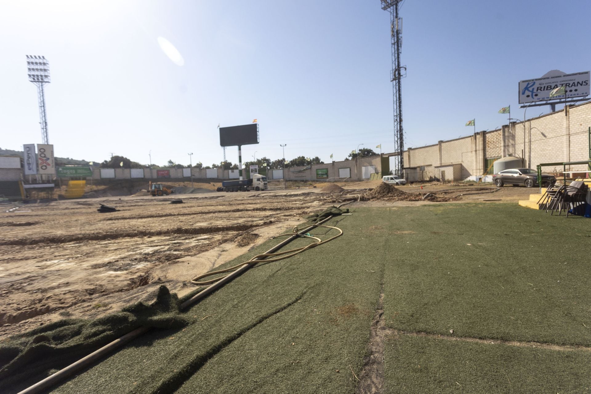 La reforma del estadio cacereño Príncipe Felipe, en imágenes