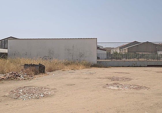 El cuerpo de la mujer de 34 años fue hallado en una nave de Don Benito.