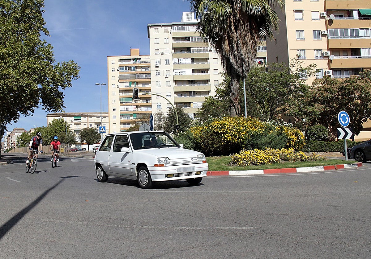 Imagen de archivo de la glorieta donde ocurrió el accidente, en Cáceres.