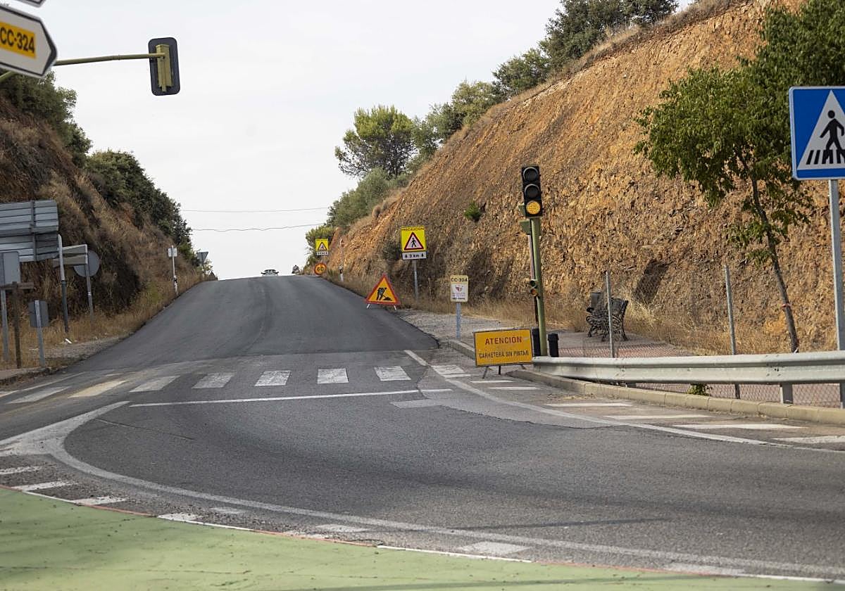 Inicio de la carretera del Casar desde la Ronda Norte de Cáceres.