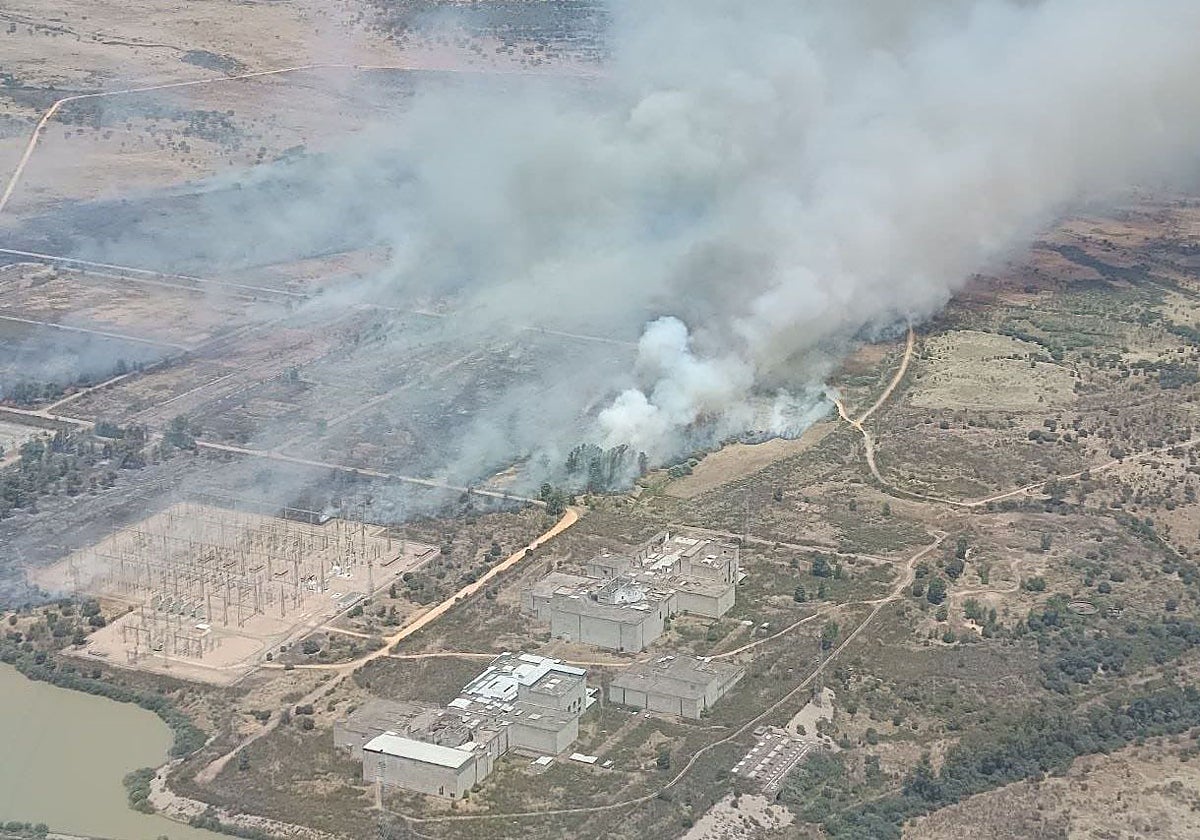 Imagen aérea del incendio de Valdecaballeros, en julio