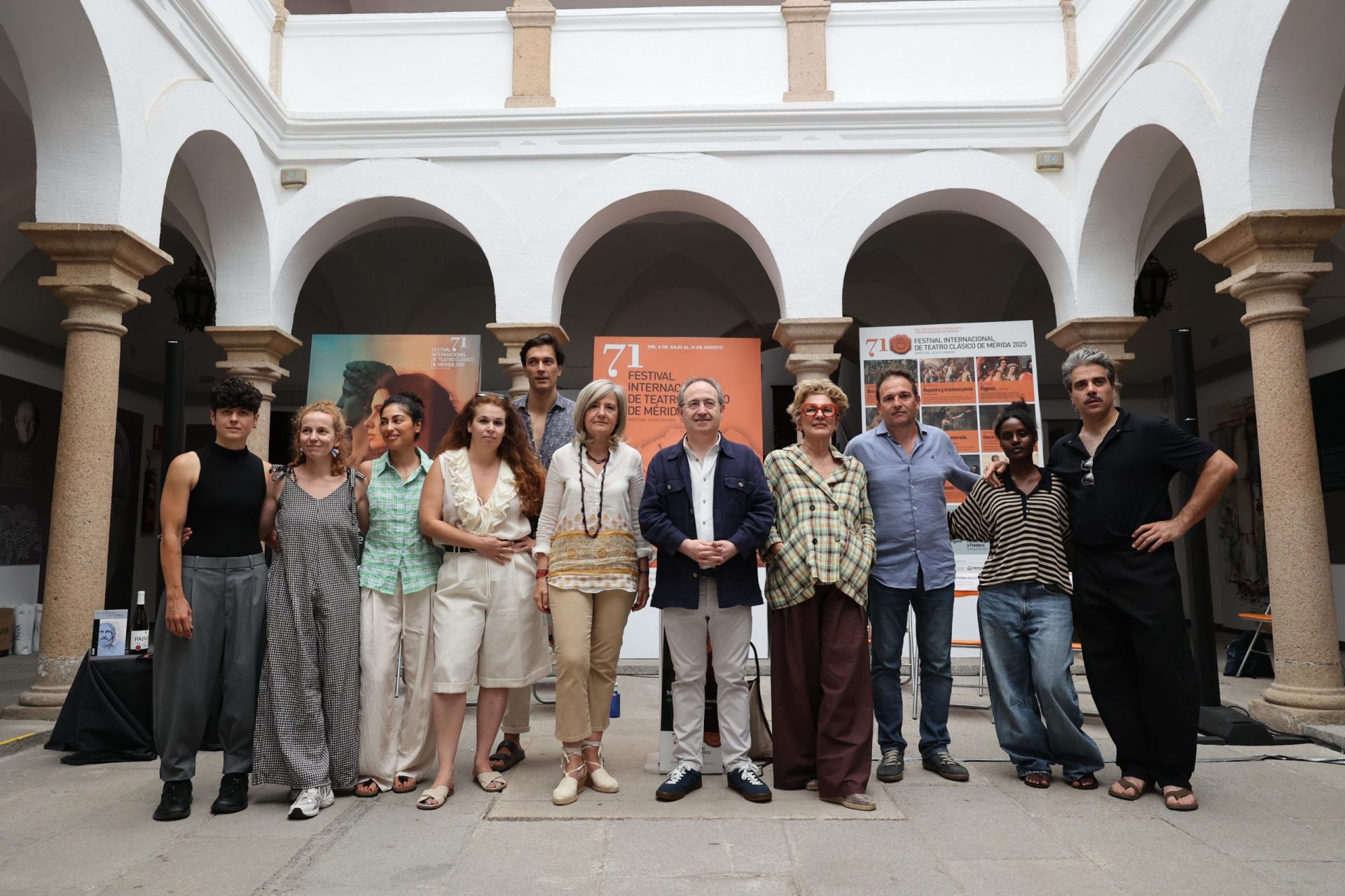 Fotos | Así ha sido la presentación de la obra de teatro Las Troyanas