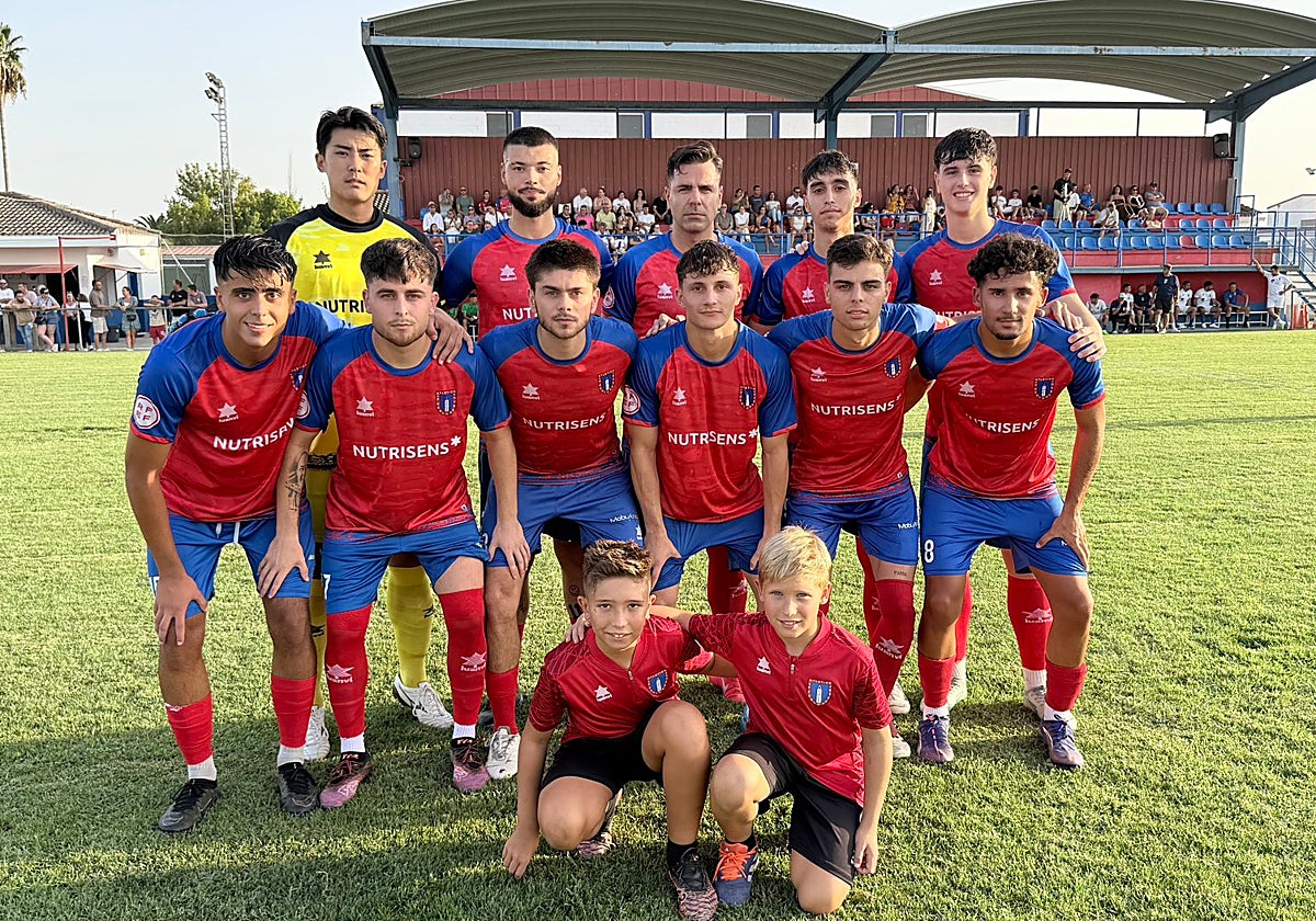 Once titular del Atlético Pueblonuevo en un amistoso de pretemporada.