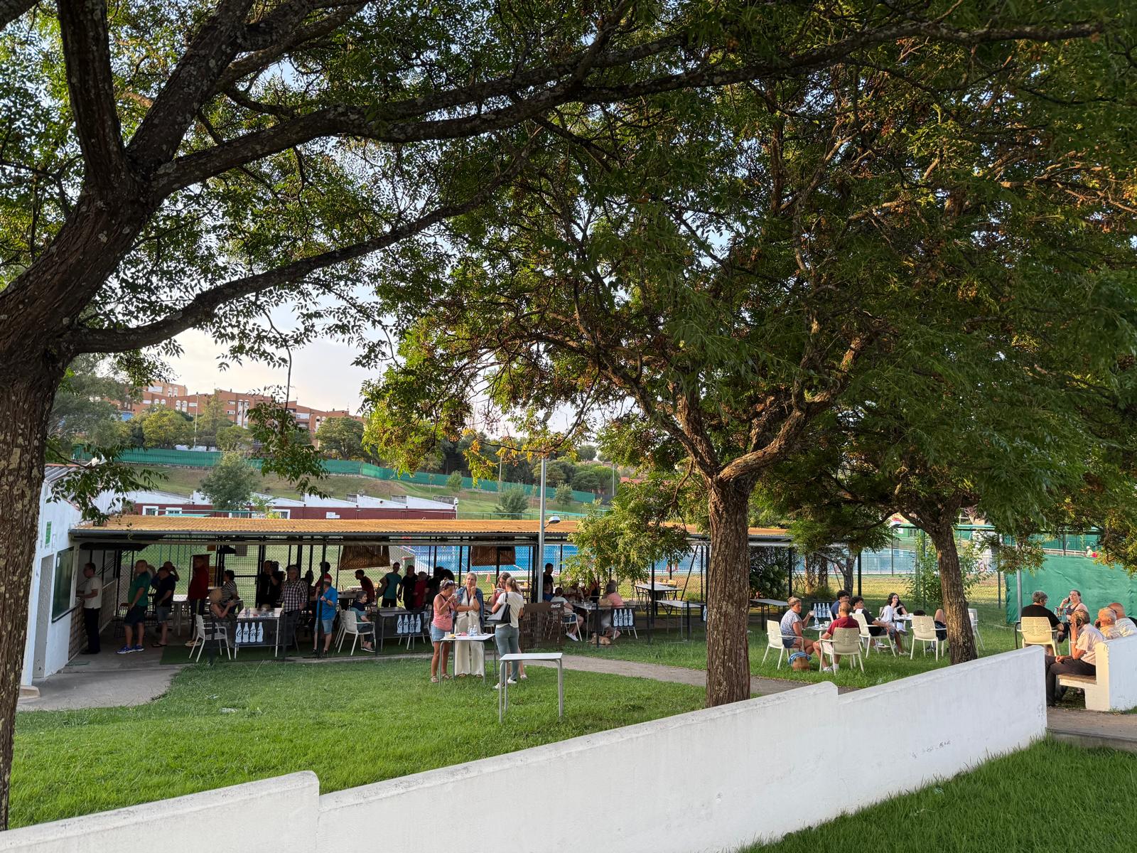 Vecinos de Jarilla, Villar de Plasencia y Cabezabellosa evacuados a Plasencia por el fuego. 