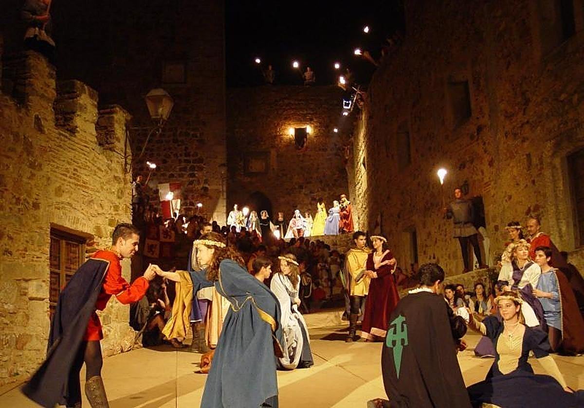 Alburquerque viaja en el tiempo mañana con el XXX Festival Medieval Villa