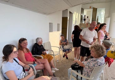 Evacuados por el incendio: «Teníamos las llamas a 50 metros de casa»