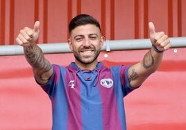 Gio Zarfino ya posa como nuevo jugador azulgrana.