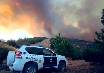 Suben a seis las carreteras cortadas por los incendios en Extremadura